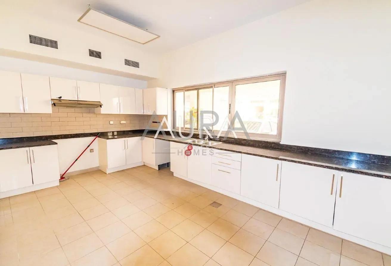 Corner Unit | Single Row | Call to View