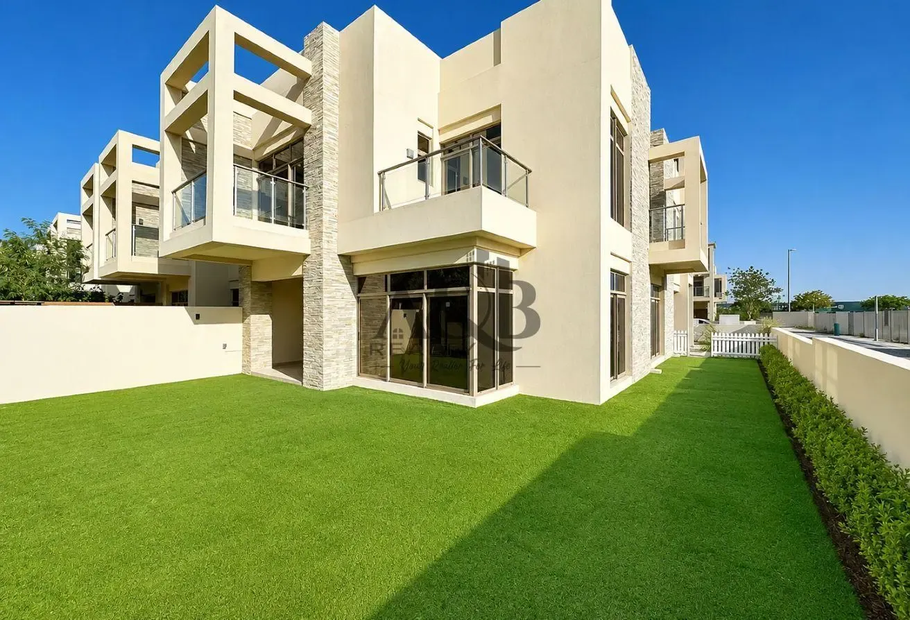LARGE CORNER PLOT | ALL ENSUITE | GATED COMMUNITY