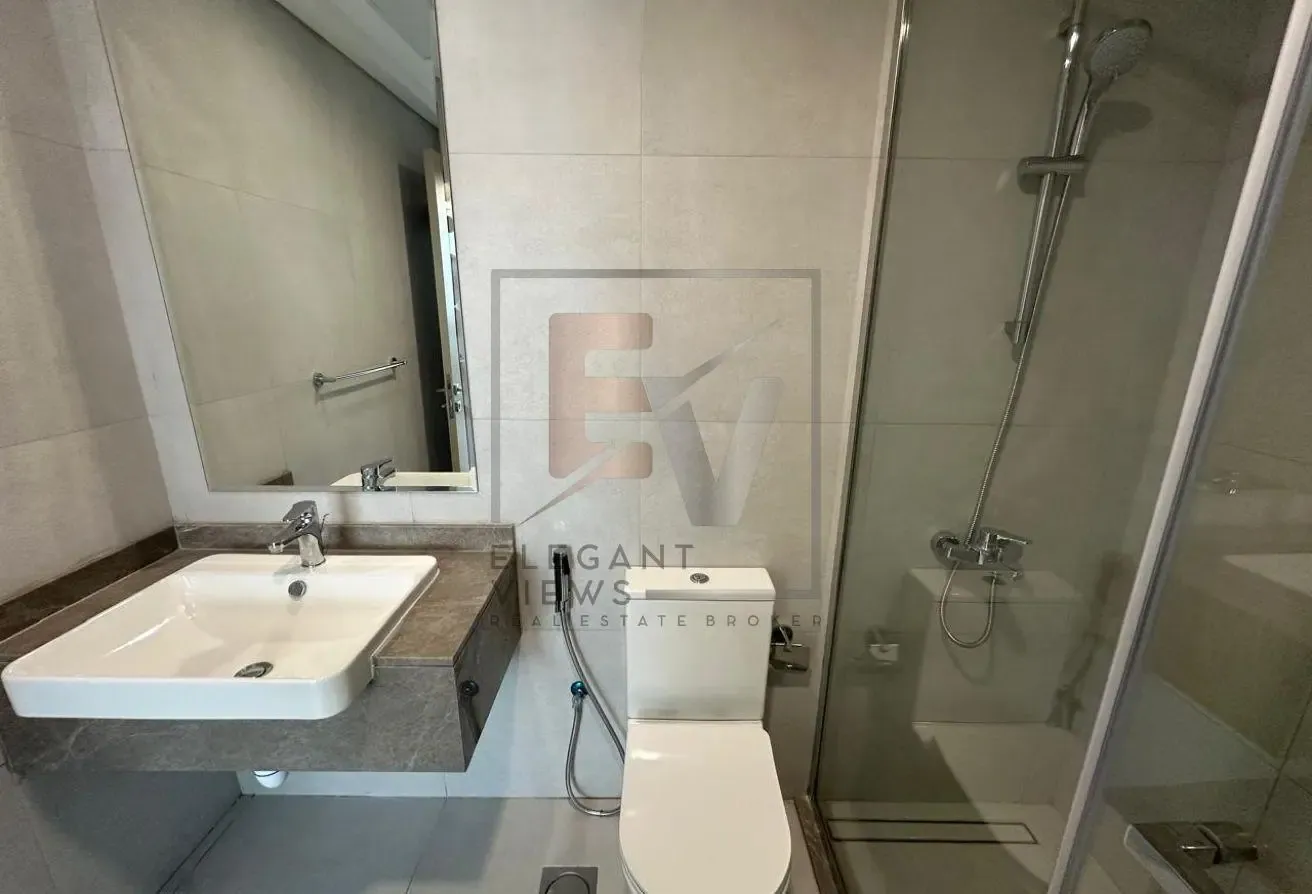 Contemporary 1BR Apartment | Excellent Amenities