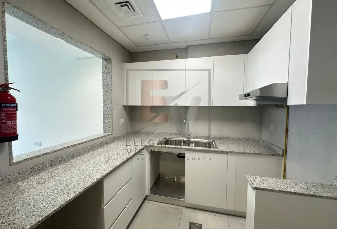 Contemporary 1BR Apartment | Excellent Amenities