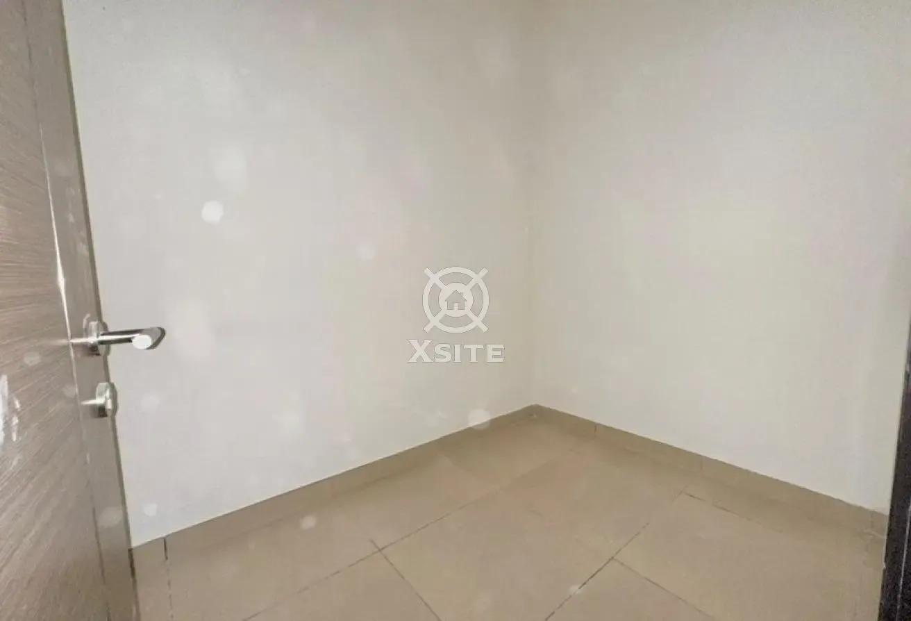 Vacant Unit  | 1 BR + Store | Pool View