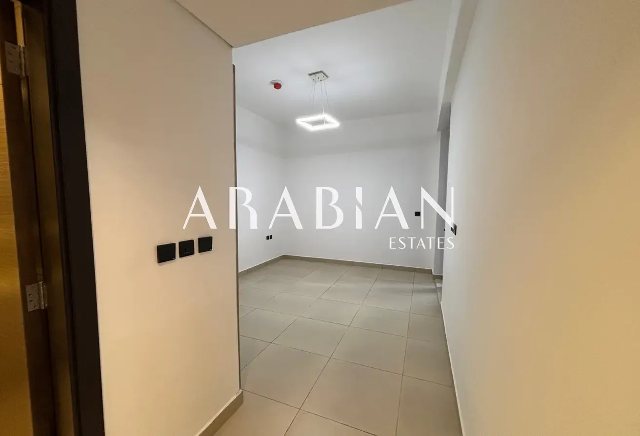 Unfurnished | Study Room | Modern