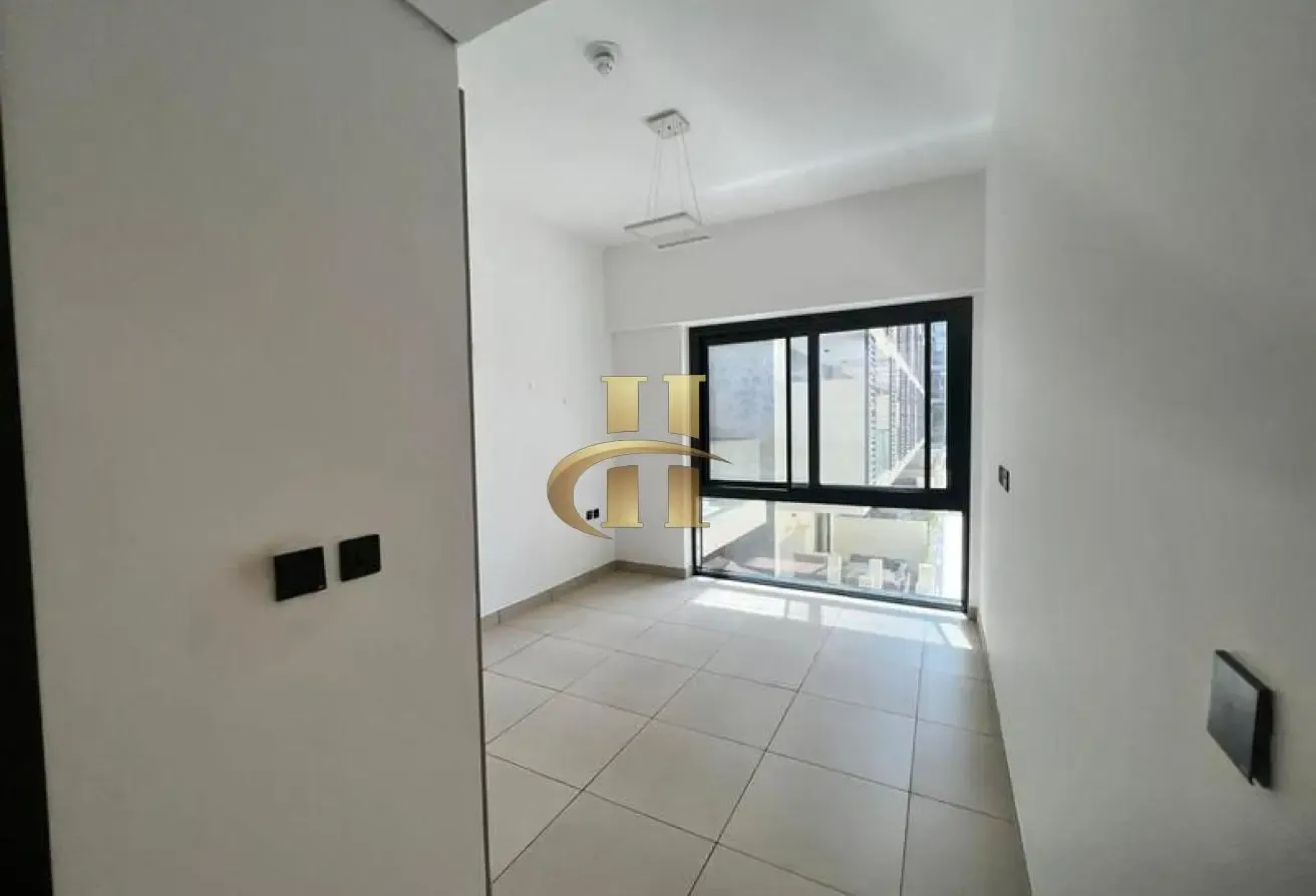 Pool Facing | 1 Bed + Study | Grab the Keys