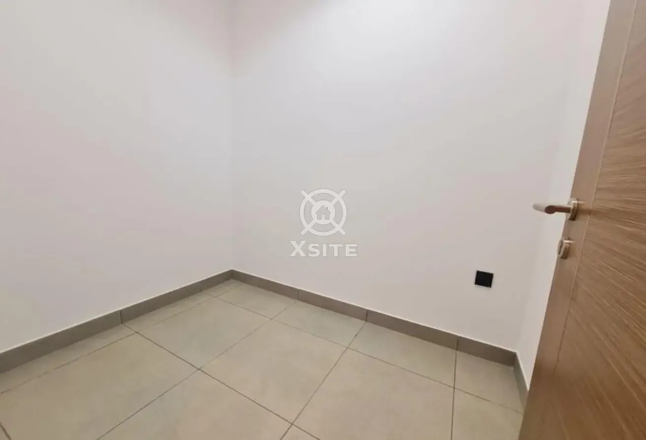Lavish 2 BR | Unfurnished | Great Location