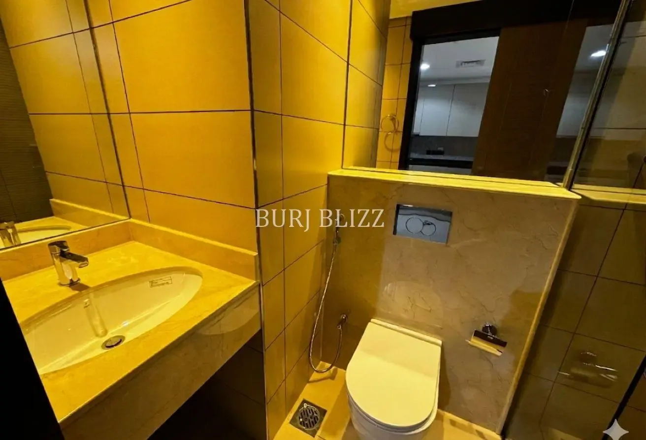 Semi-Furnished 1BR+Study | Big Layout | Vacant