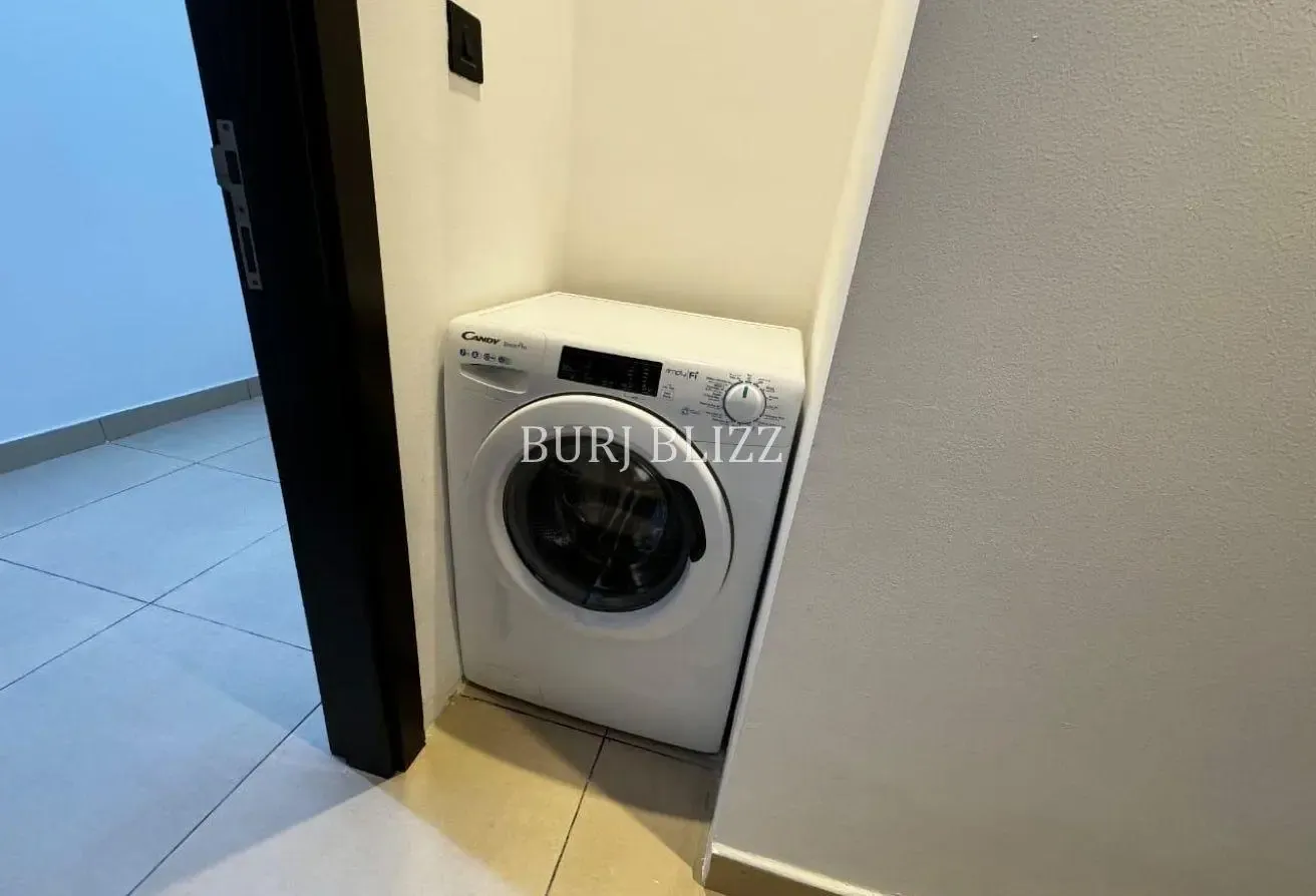 Semi-Furnished 1BR+Study | Big Layout | Vacant