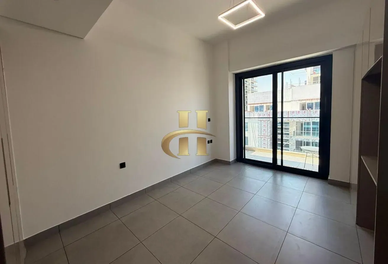 2 Bed + Study | High Floor | Fitted Kitchen