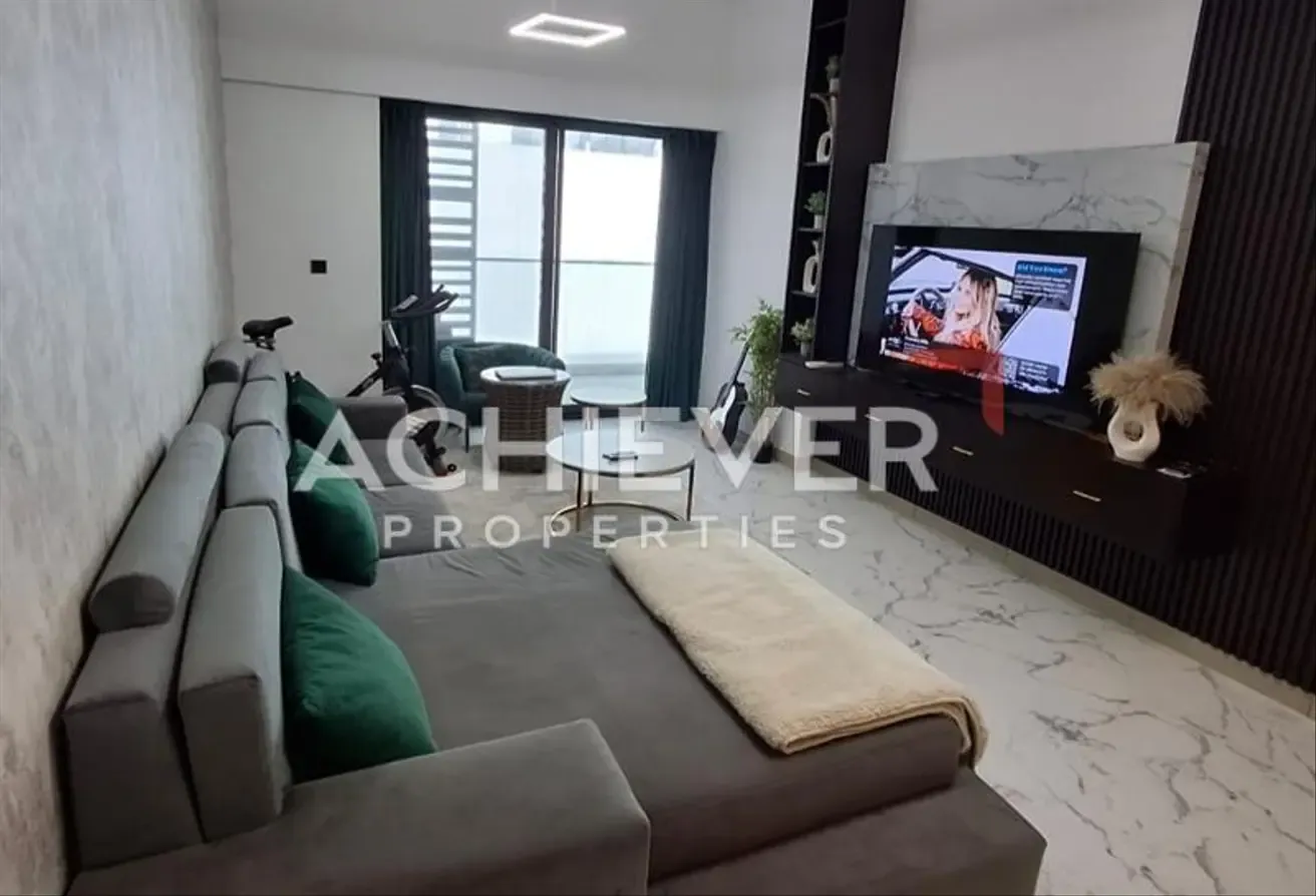 Modern 1 BR + Study | Pool View | Ready to Move-in