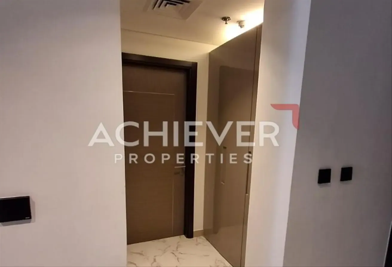 Modern 1 BR + Study | Pool View | Ready to Move-in
