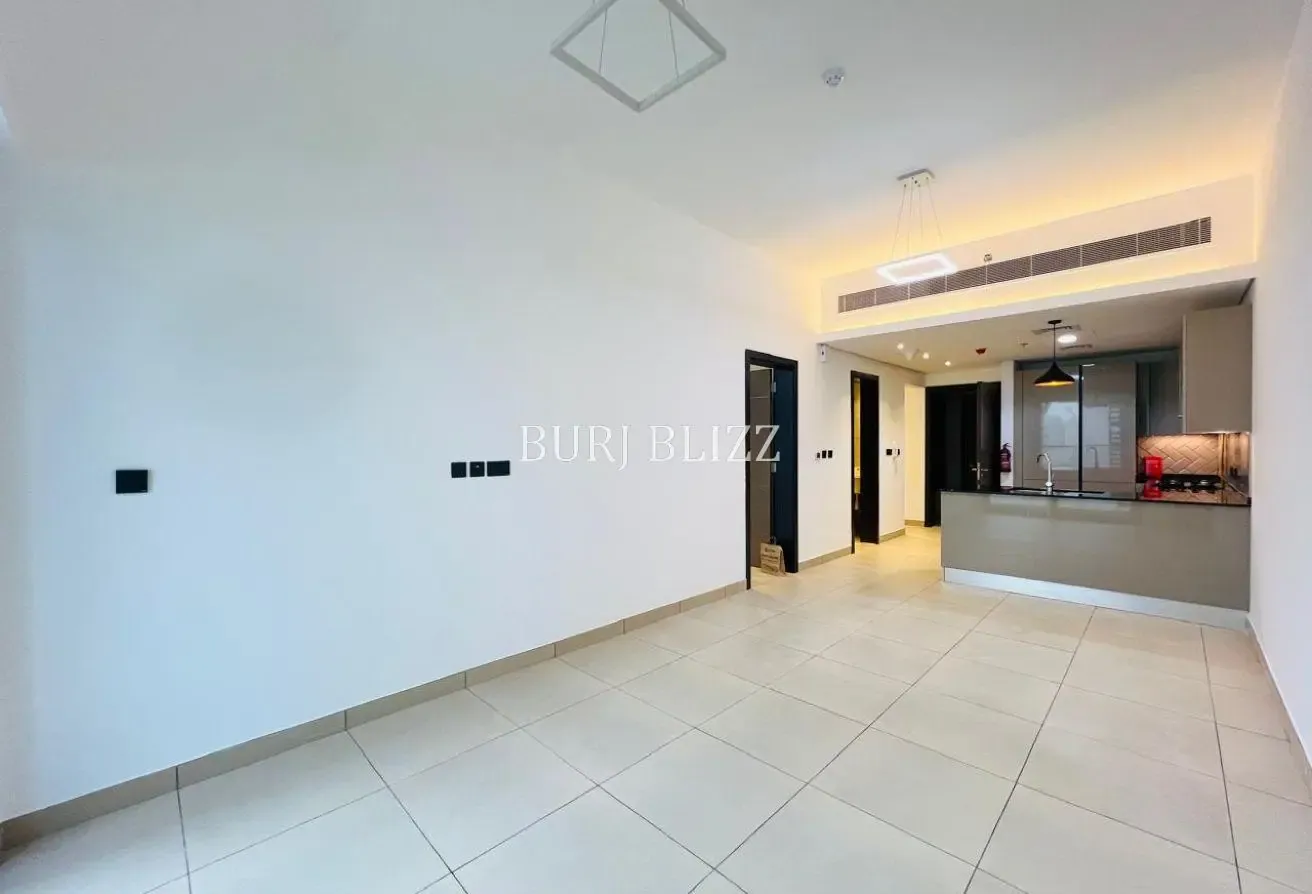 Huge Layout 1BR+Study | Chiller Free | Pool View