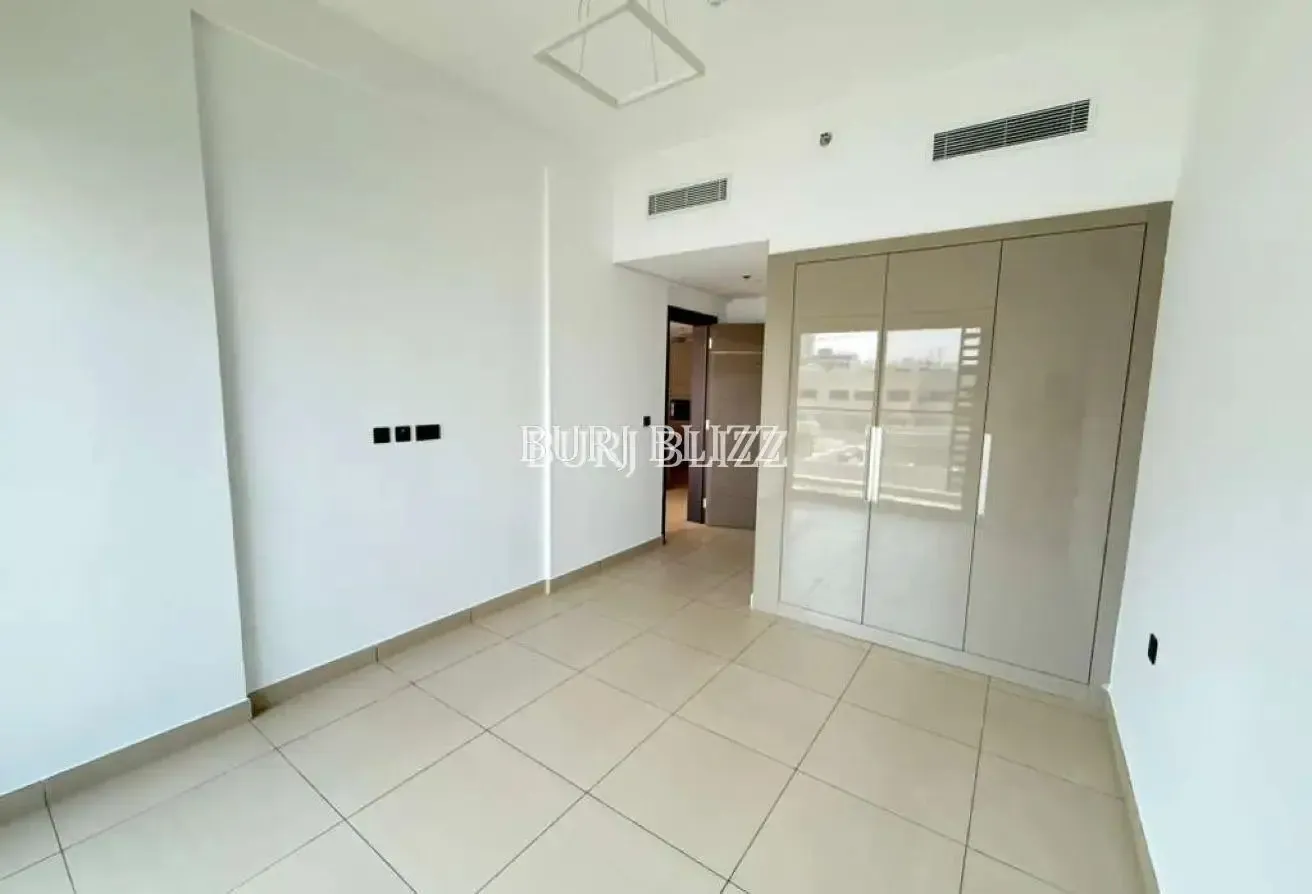 1BHK+Study Room | Multiple Cheques | Pool View