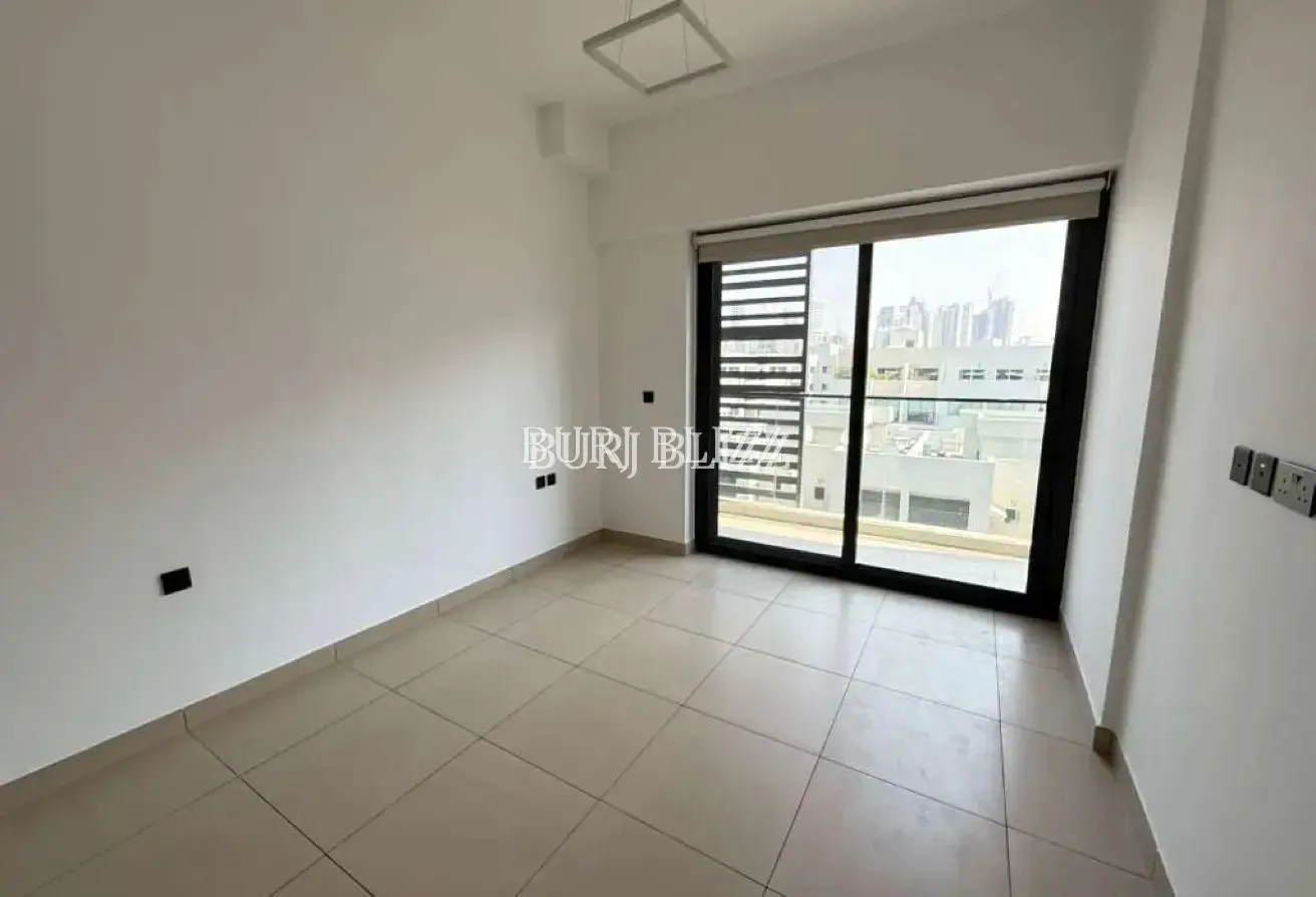 1BHK+Study Room | Multiple Cheques | Pool View