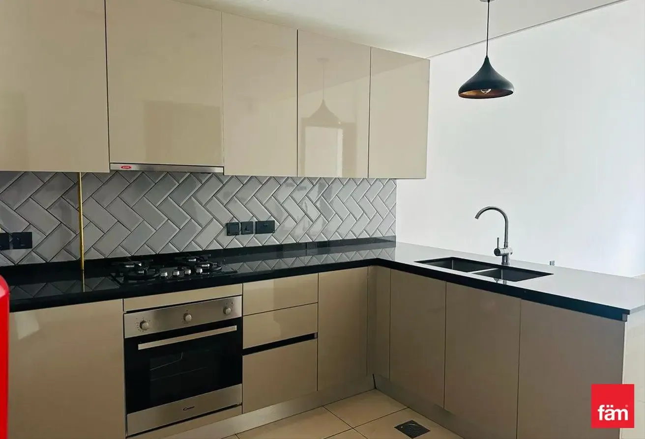 Vacant Fitted Kitchen Chiller Free Study room