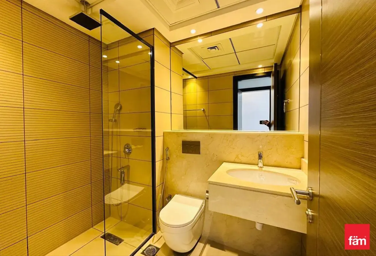 Vacant Fitted Kitchen Chiller Free Study room