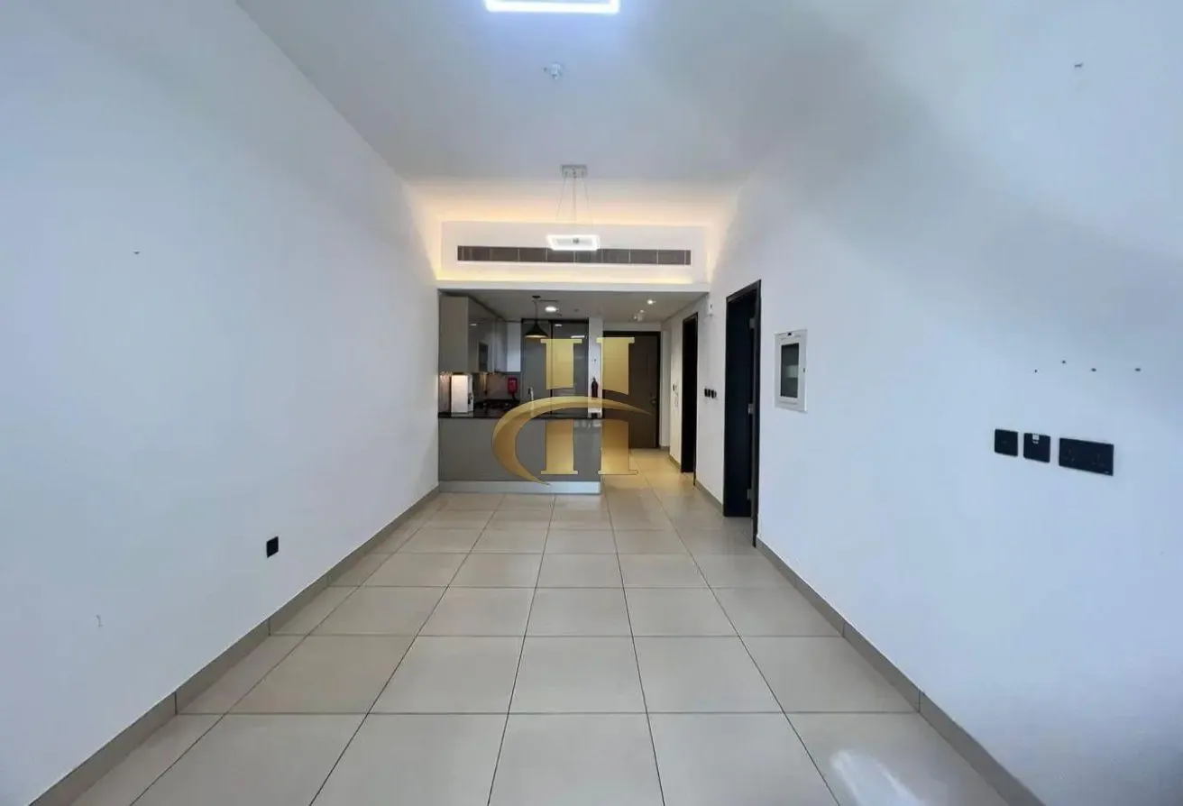 1 Bed + Study | Fitted Kitchen | Ready To Move