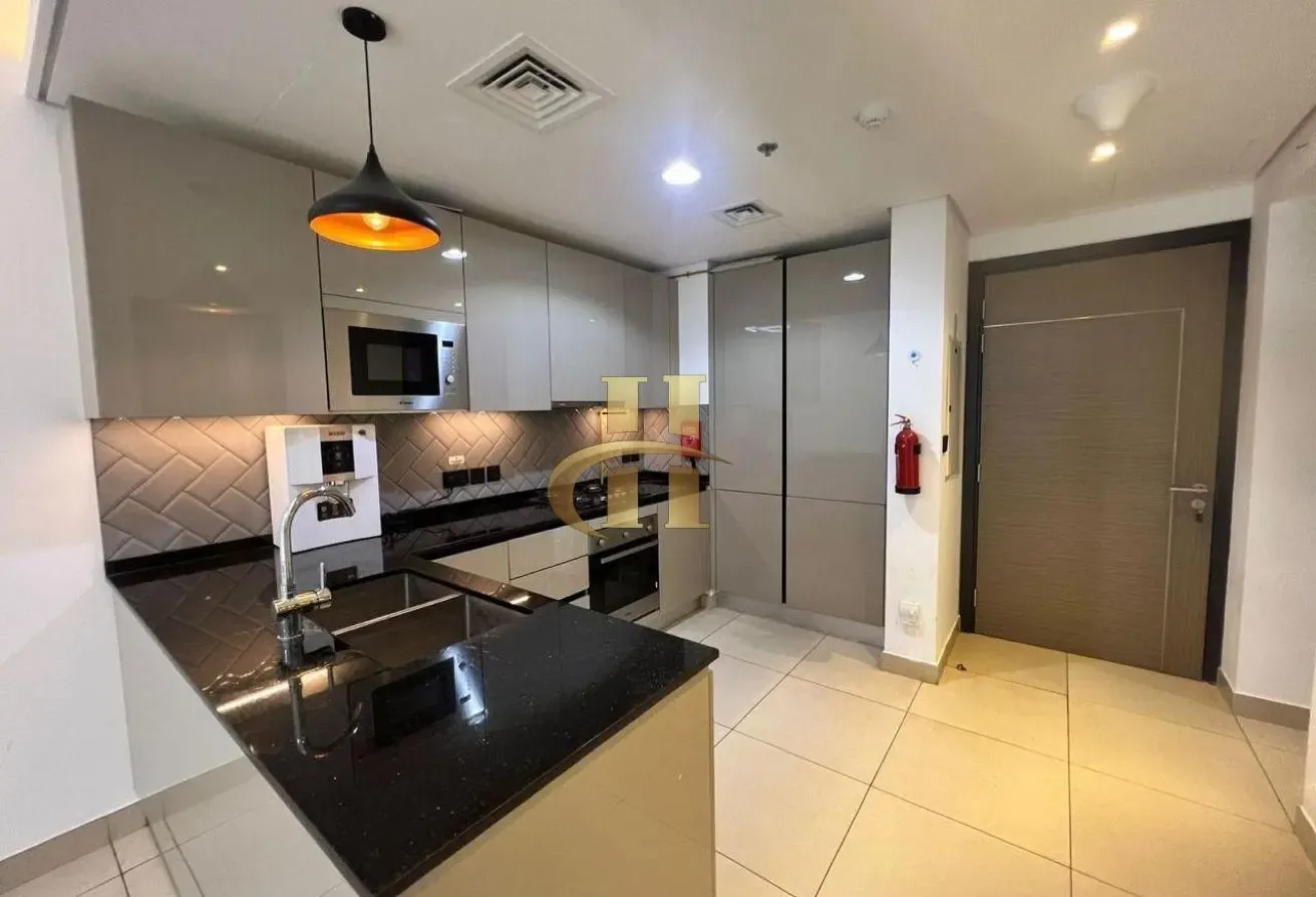 1 Bed + Study | Fitted Kitchen | Ready To Move