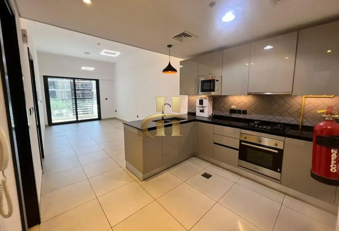 1 Bed + Study | Fitted Kitchen | Ready To Move
