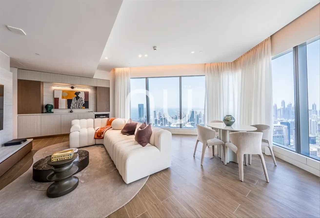 Luxurious | Fully Upgraded | Stylishly Furnished
