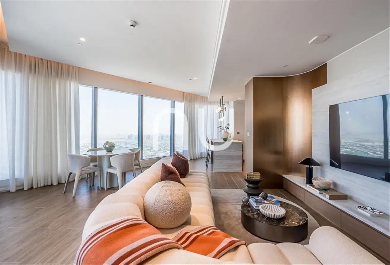 Luxurious | Fully Upgraded | Stylishly Furnished