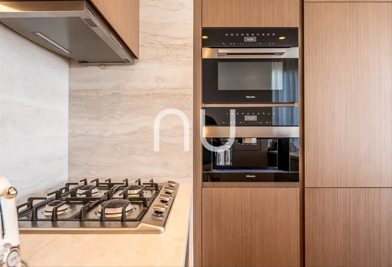 Luxurious | Fully Upgraded | Stylishly Furnished