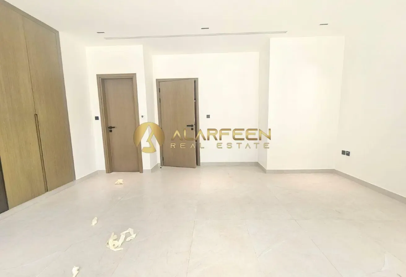 Fitted Kitchen  | Brand New | With Elevator