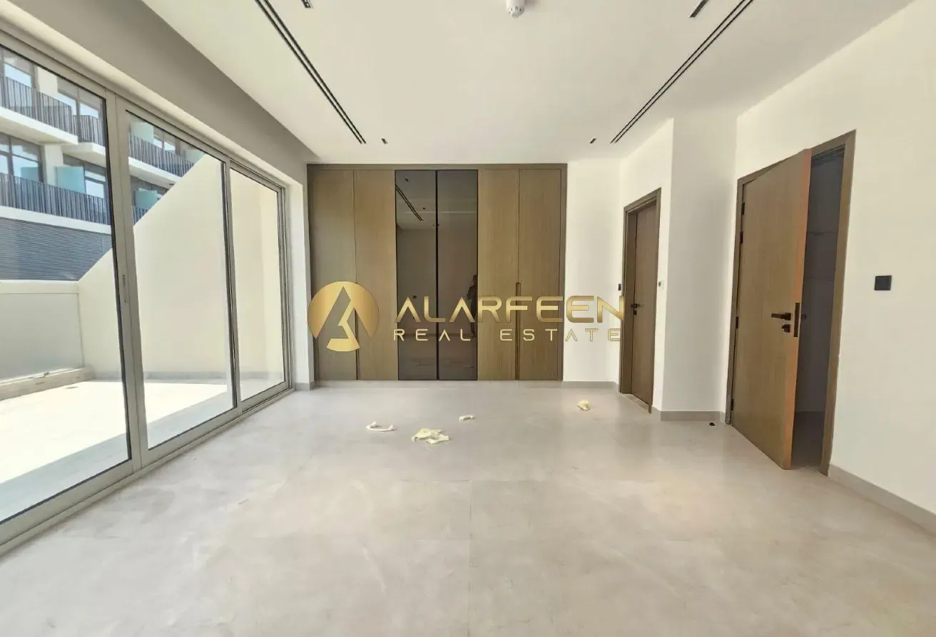 Fitted Kitchen  | Brand New | With Elevator
