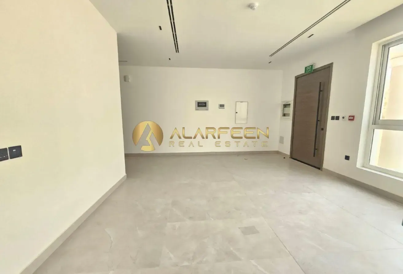 Fitted Kitchen  | Brand New | With Elevator