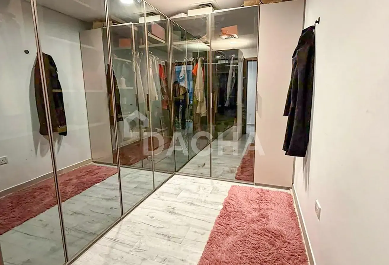 VACANT / FURNISHED / STUDY ROOM
