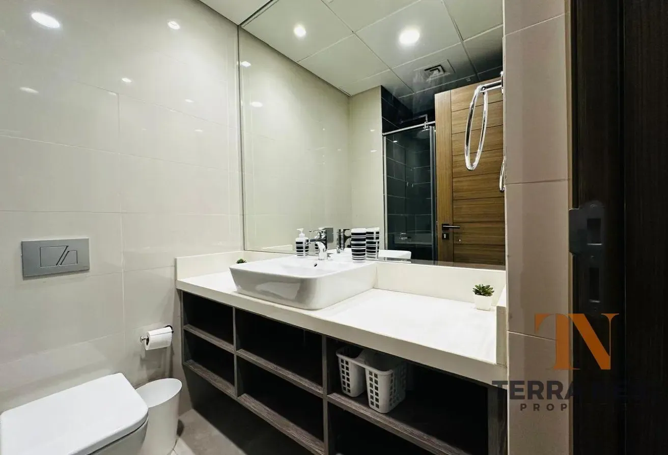SPACIOUS | NEAR TO EXIT | STYLISH STUDIO