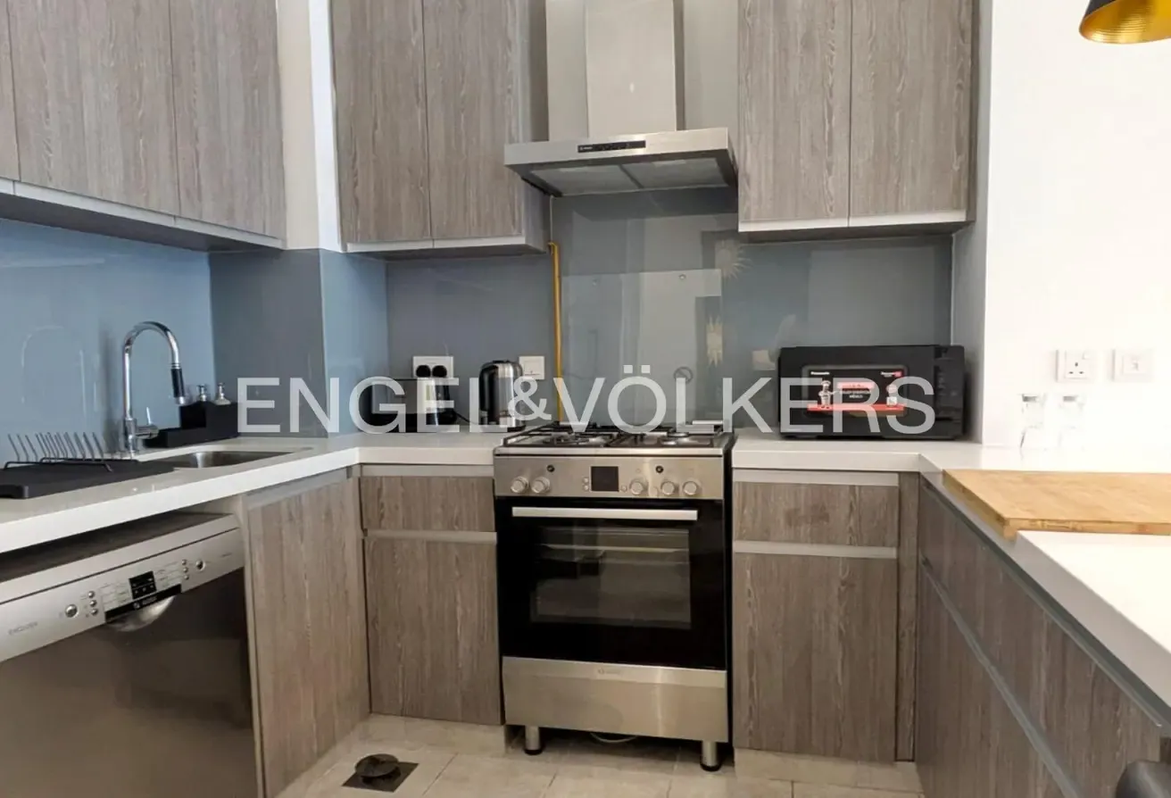 Available Now | High Ceiling | Fully Furnished