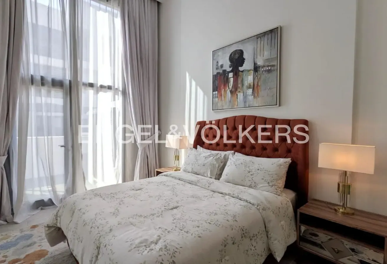 Available Now | High Ceiling | Fully Furnished