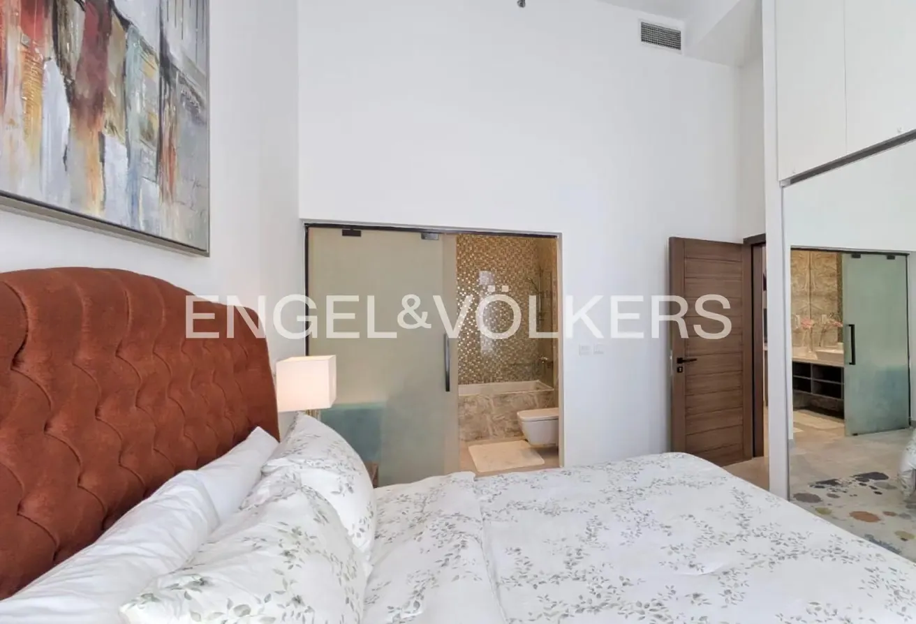 Available Now | High Ceiling | Fully Furnished