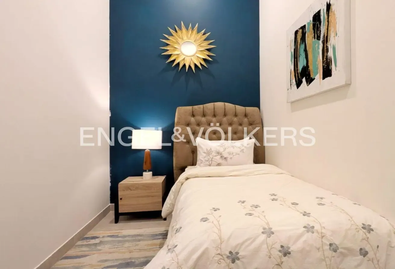 Available Now | High Ceiling | Fully Furnished