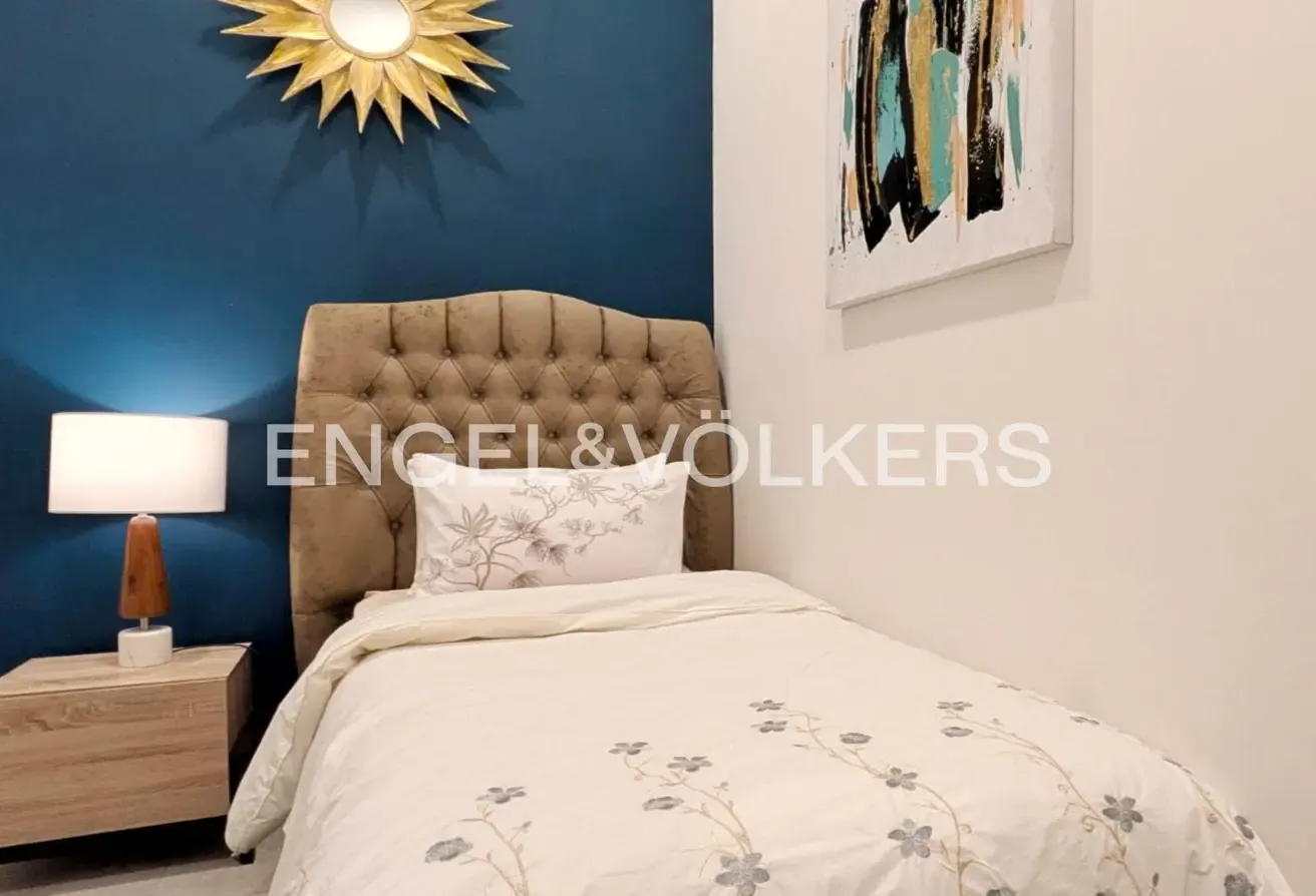 Available Now | High Ceiling | Fully Furnished