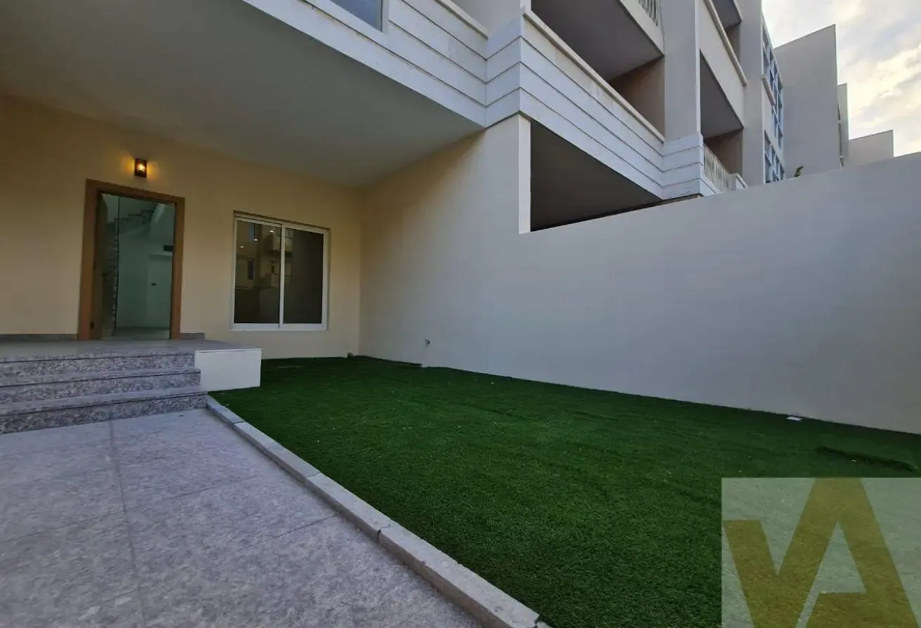 4BHK Villa+ Maid | Vacant | Huge Layout