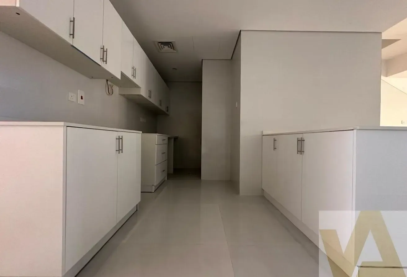 4BHK Villa+ Maid | Vacant | Huge Layout