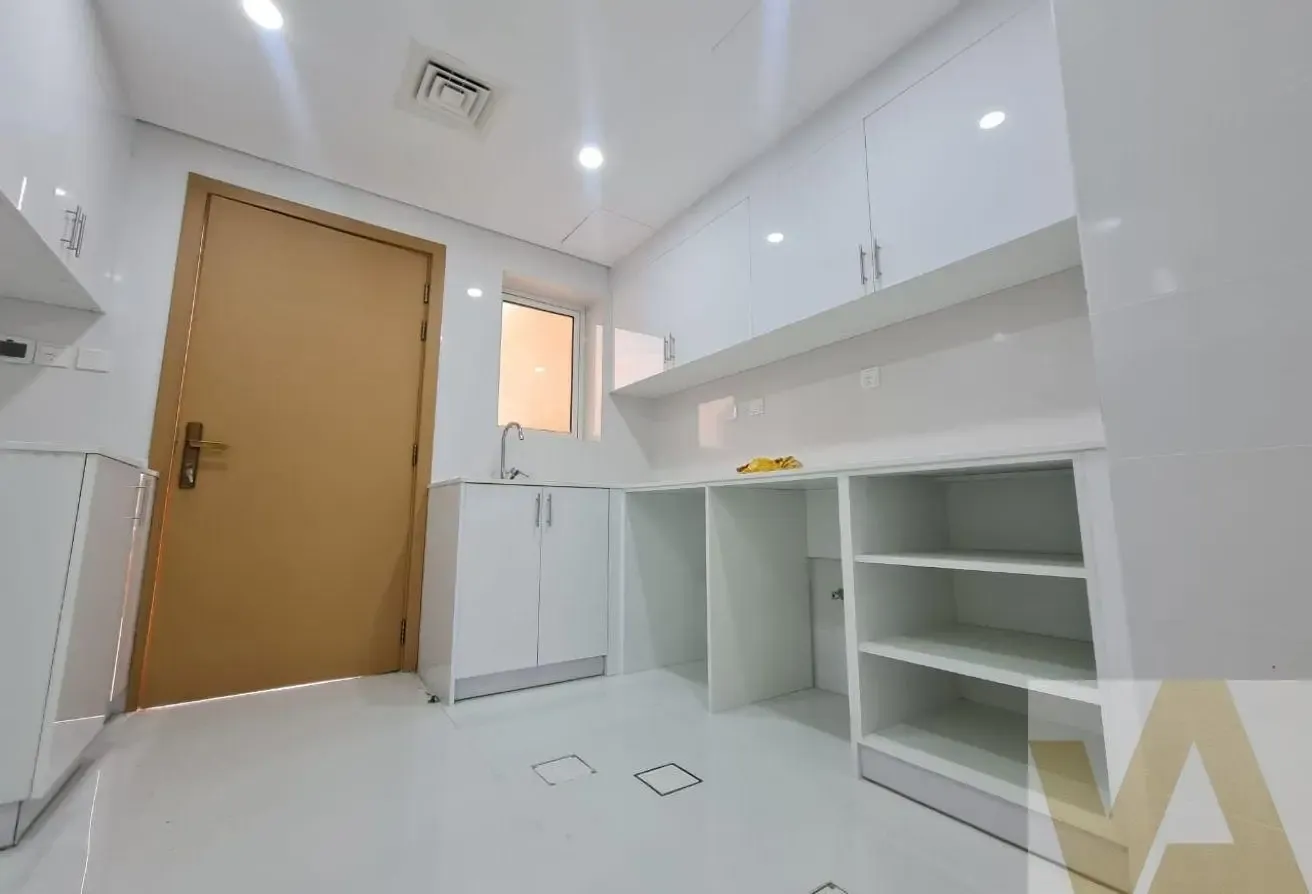4BHK Villa+ Maid | Vacant | Huge Layout