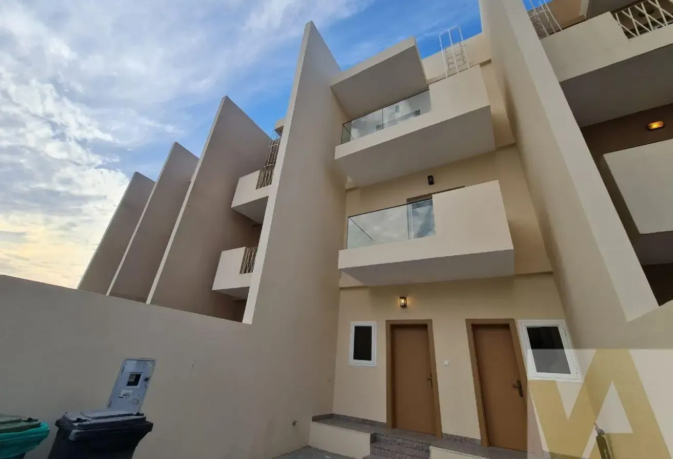 4BHK Villa+ Maid | Vacant | Huge Layout