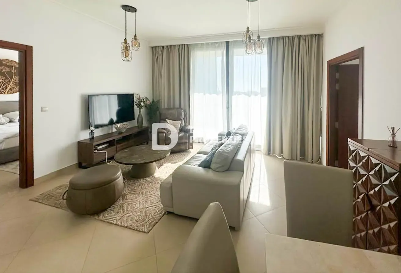 Fully Furnished | Downtown View | Well Maintained