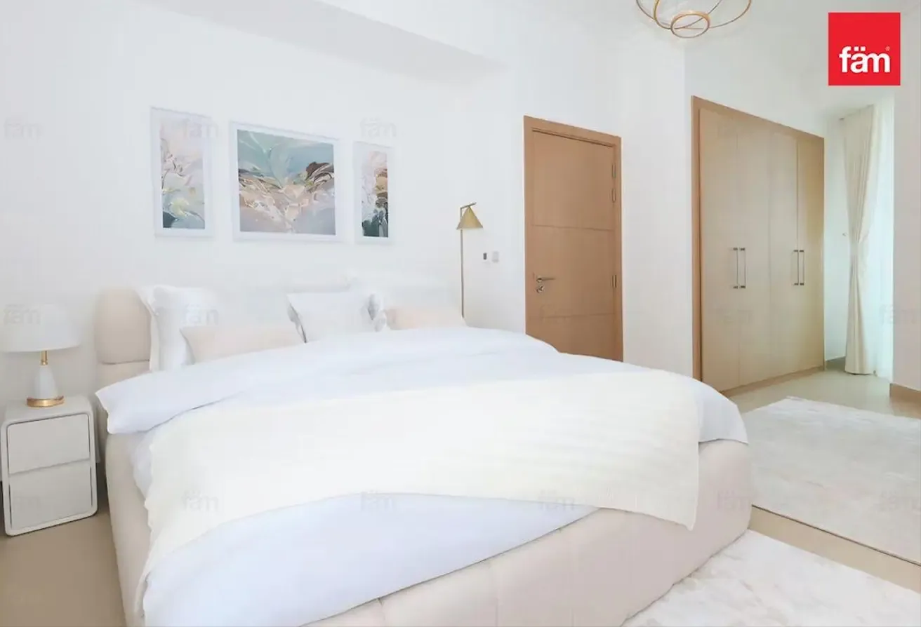 Downtown skyline/BLVD view | Furnished | Vacant