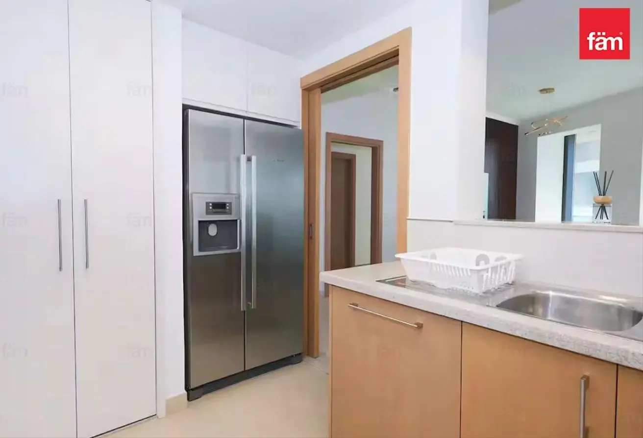 Downtown skyline/BLVD view | Furnished | Vacant