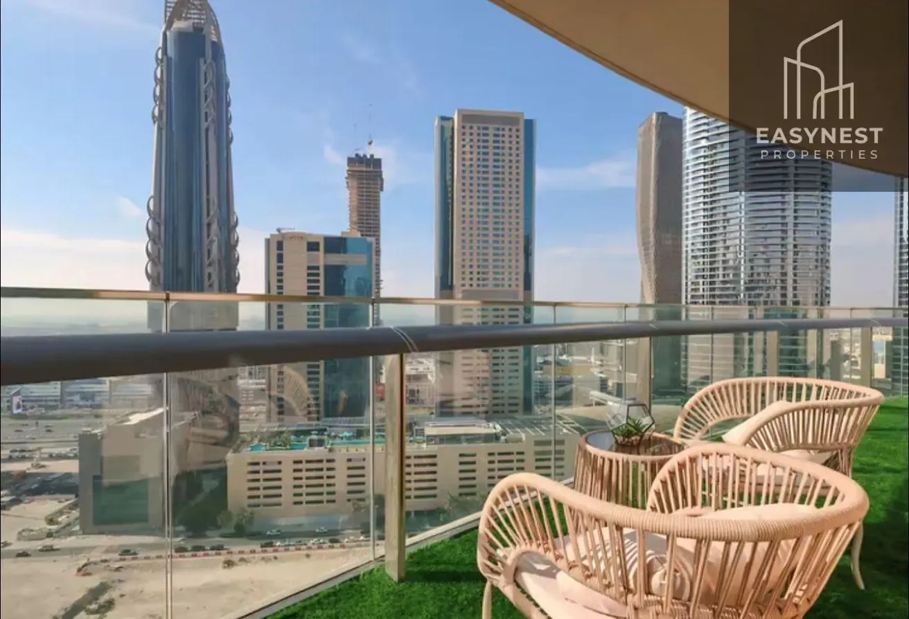 DIRECT METRO ACCESS l HIGH FLOOR l FURNISHED