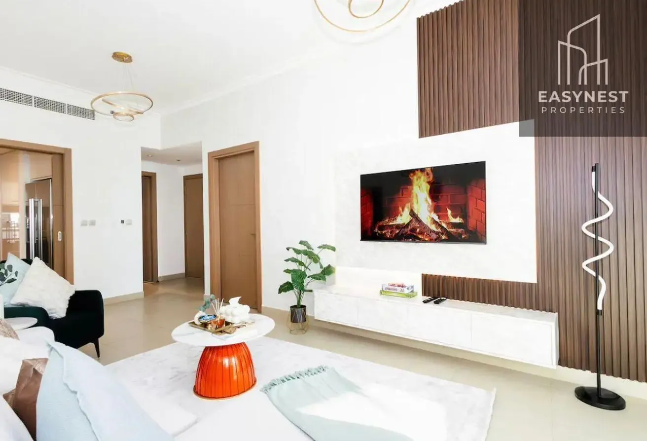 DIRECT METRO ACCESS  l  HIGH FLOOR  l  FURNISHED