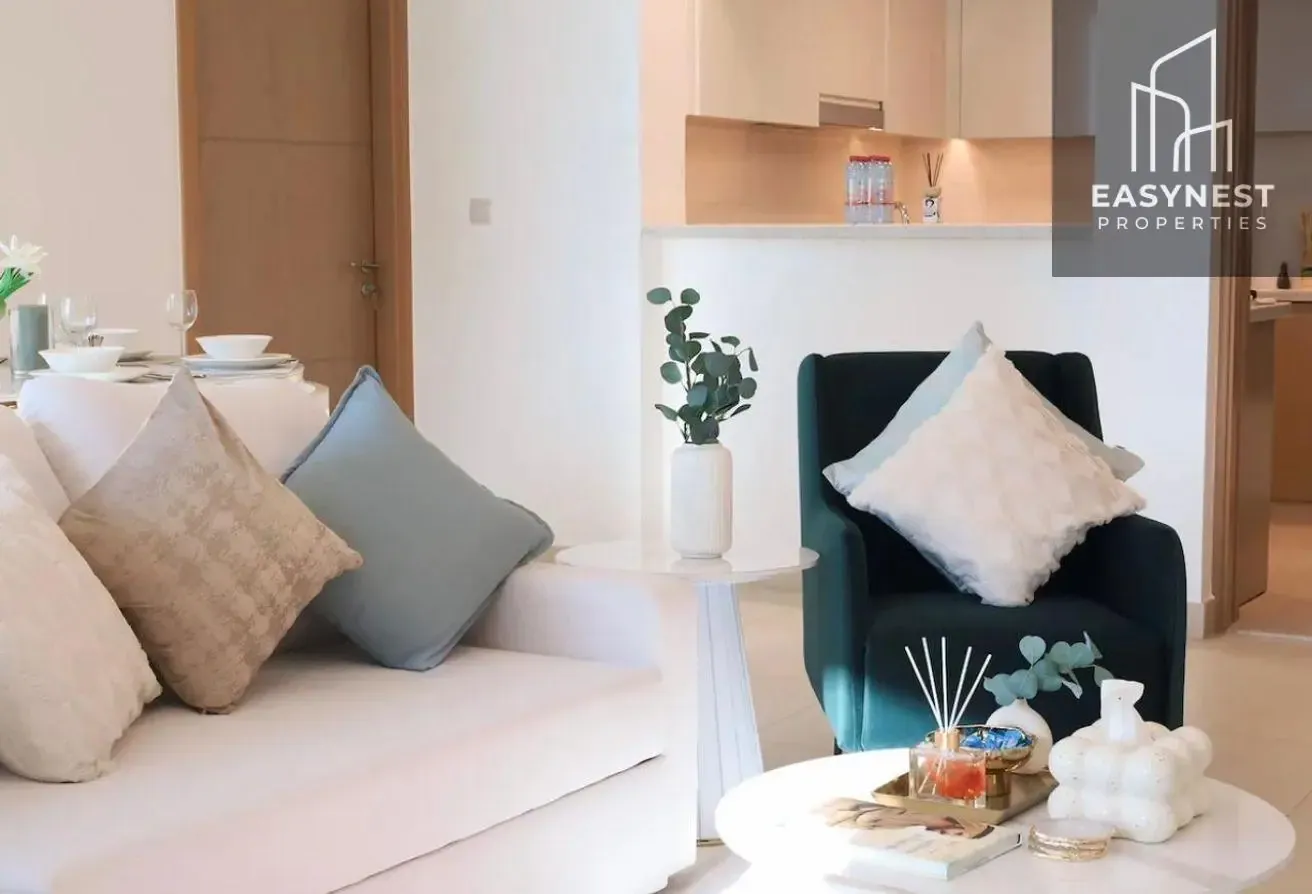 DIRECT METRO ACCESS  l  HIGH FLOOR  l  FURNISHED