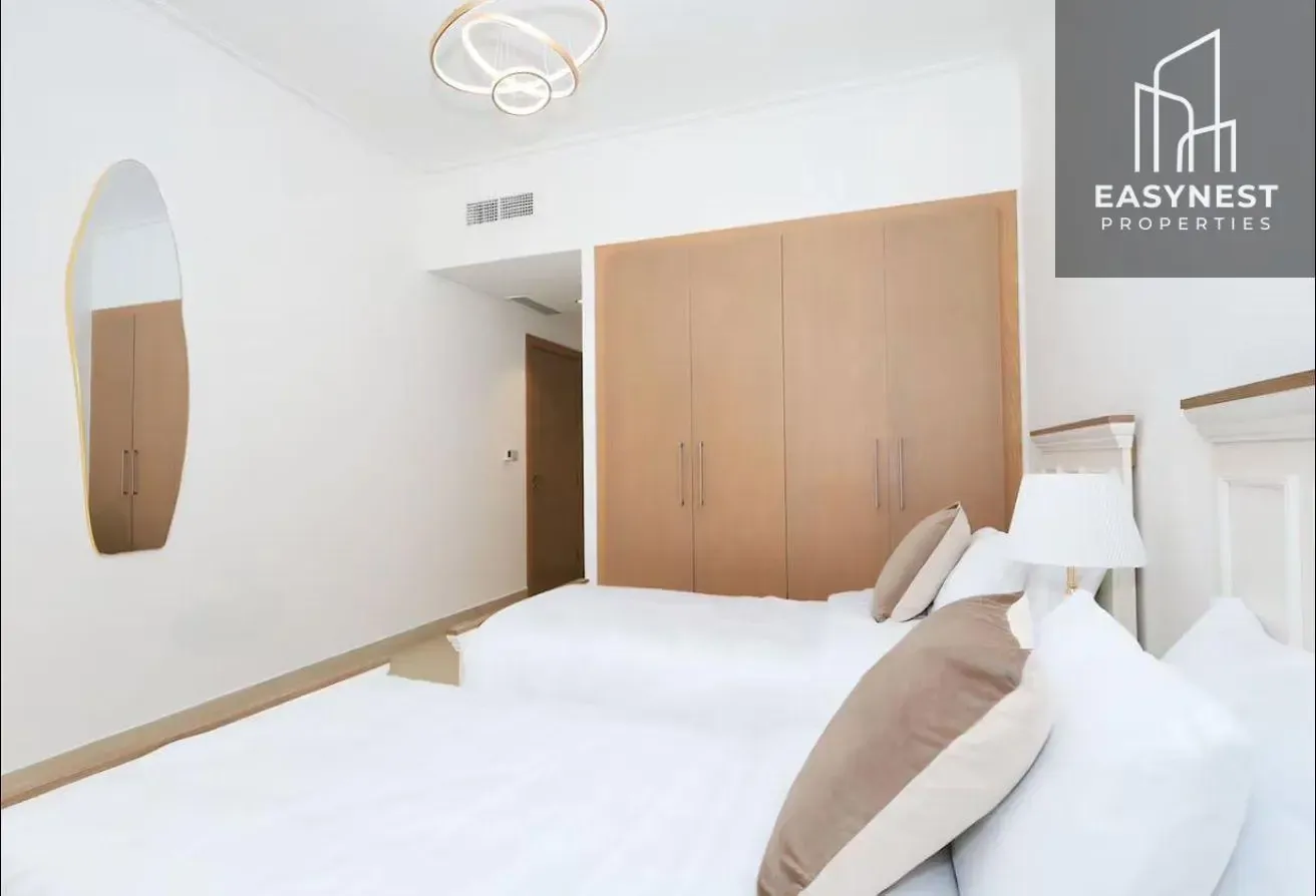 DIRECT METRO ACCESS  l  HIGH FLOOR  l  FURNISHED