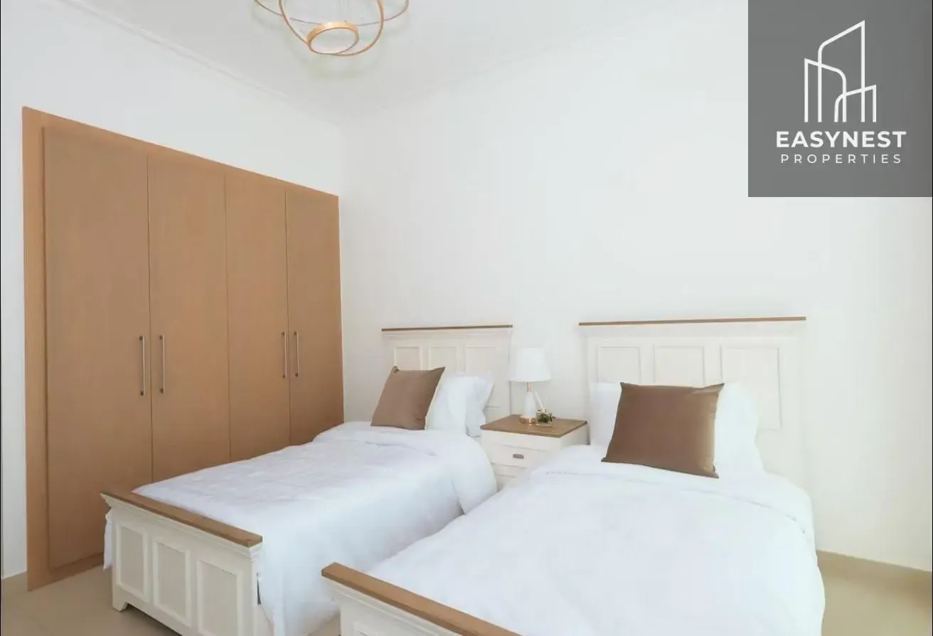 DIRECT METRO ACCESS  l  HIGH FLOOR  l  FURNISHED