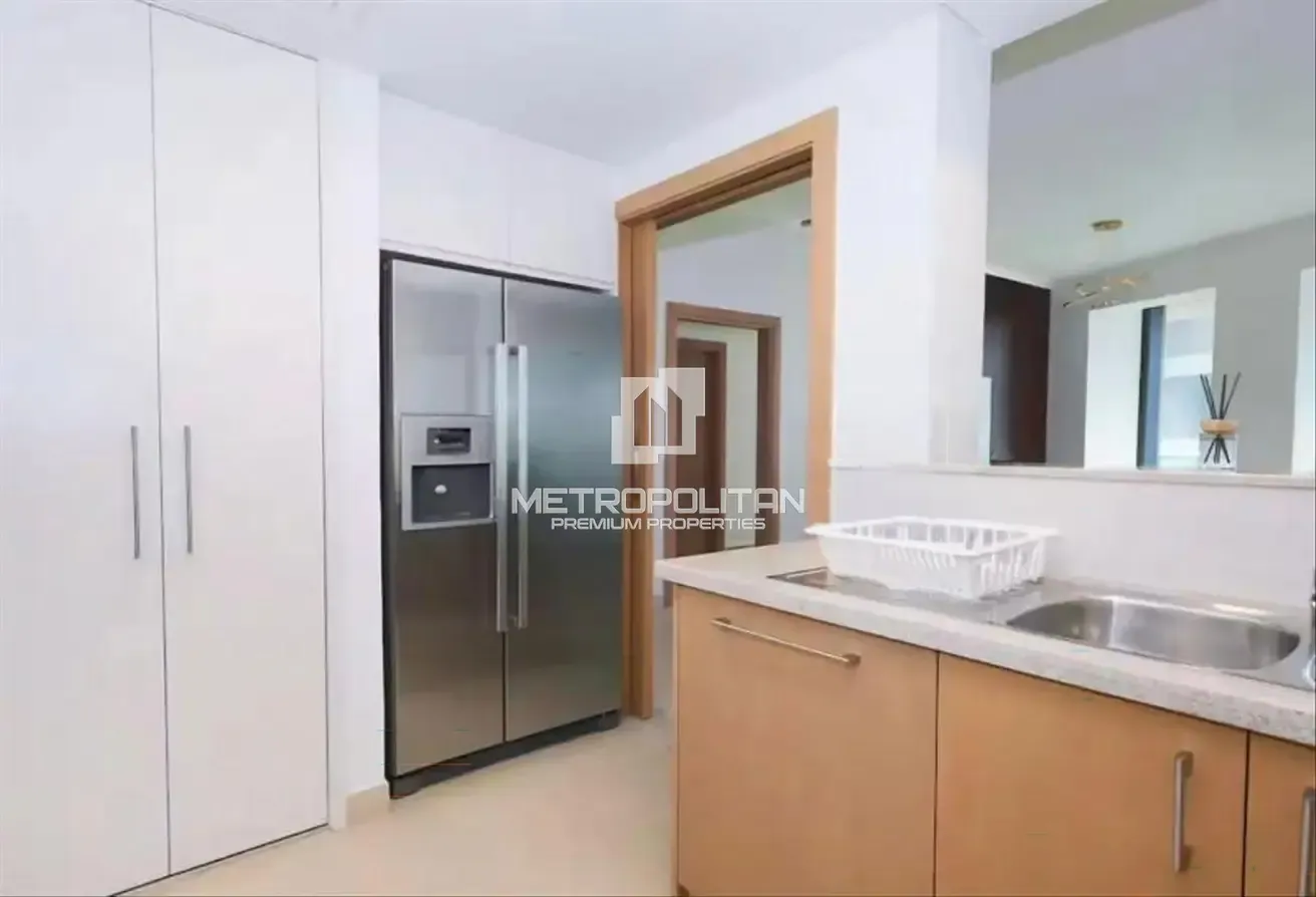 Spacious 2 Bed | Middle Floor | Ready to Move In