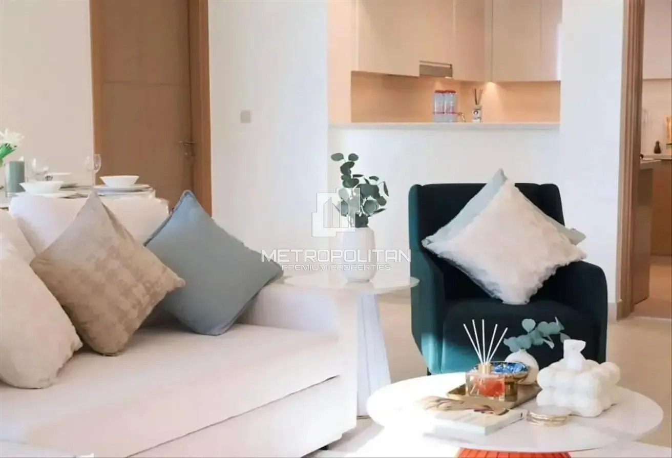 Spacious 2 Bed | Middle Floor | Ready to Move In