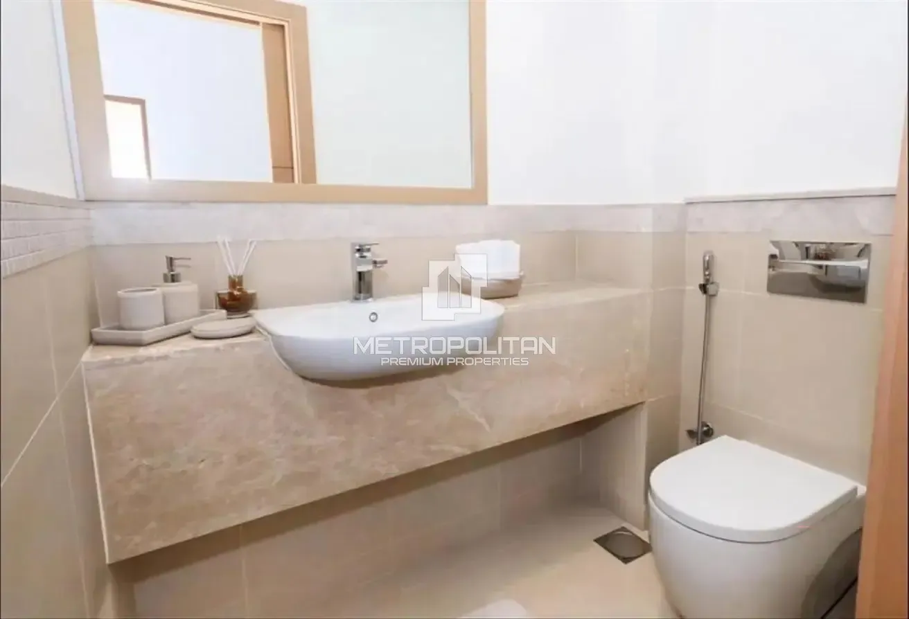 Spacious 2 Bed | Middle Floor | Ready to Move In
