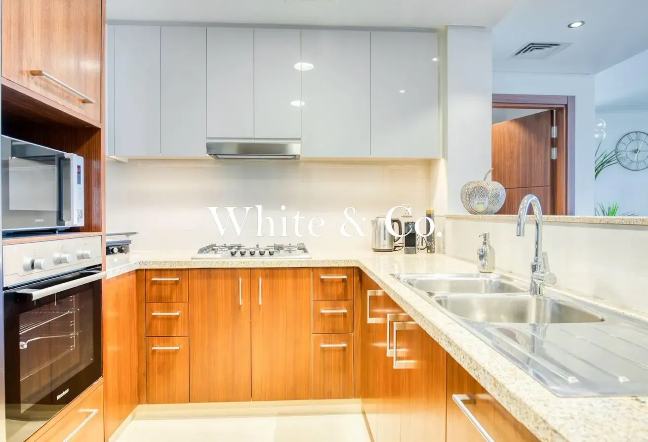 Bills included | High Floor | Spacious